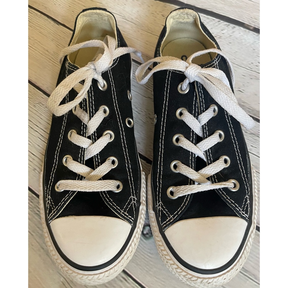Converse shoes, Kids size 1